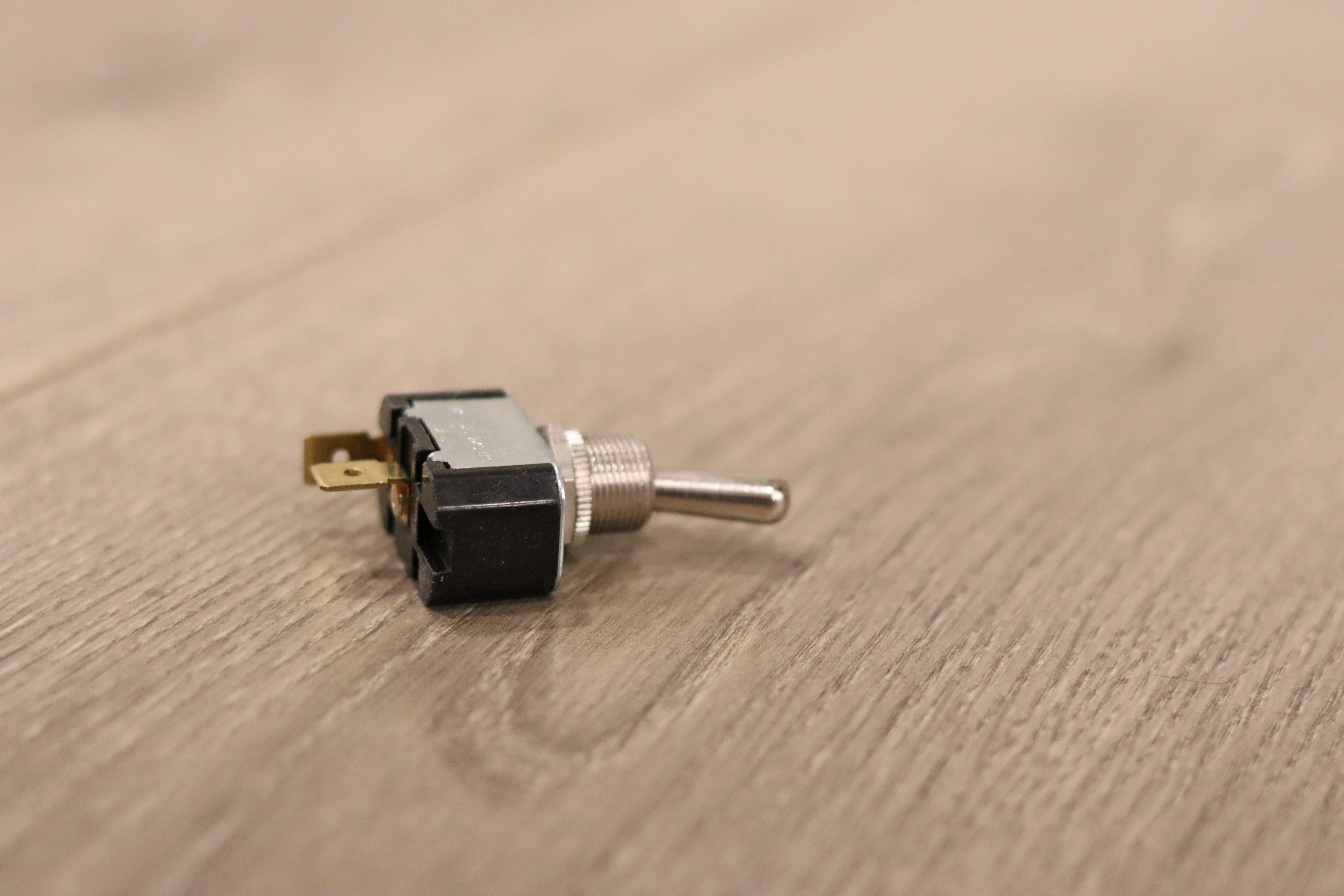 Toggle Switch, SPST, On/Off Fast On Terminals – Ryan Flys